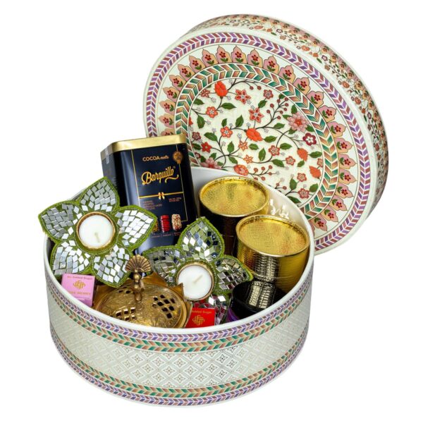The Round Festive Bloom Box